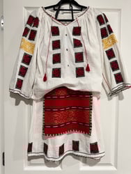 CC01 – Costum popular artizanal pentru fetiță CC01 – Costum popular artizanal pentru fetiță